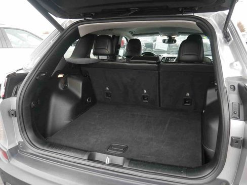 Used 2019 Jeep Cherokee Limited image 8