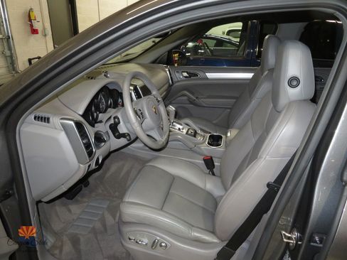Used 2013 Porsche Cayenne AWD/4WD image 3