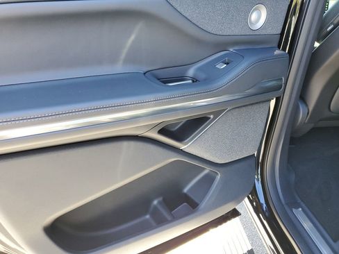 New 2025 Lincoln Navigator L Reserve w/ Jet Appearance Package AWD/4WD image 9