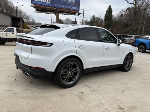 Used 2024 Porsche Cayenne Coupe image 4