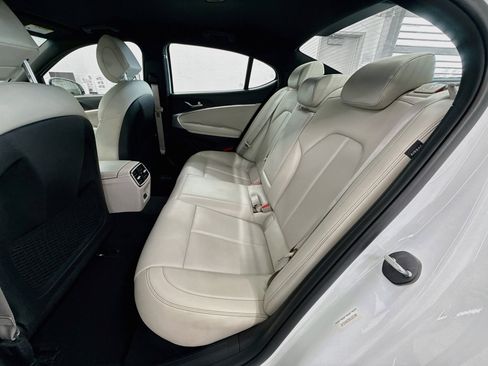 Used 2025 Genesis G70 2.5T RWD image 29