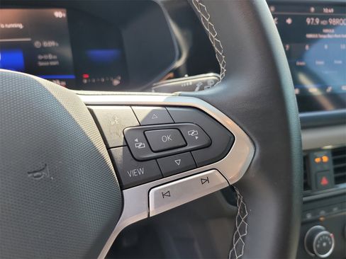 Used 2022 Volkswagen Taos SE image 29