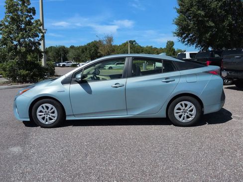 Used 2016 Toyota Prius Two FWD image 3