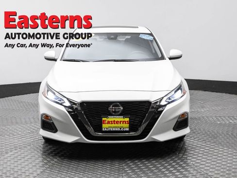 Used 2022 Nissan Altima 2.5 SV w/ SV Premium Package AWD/4WD image 2