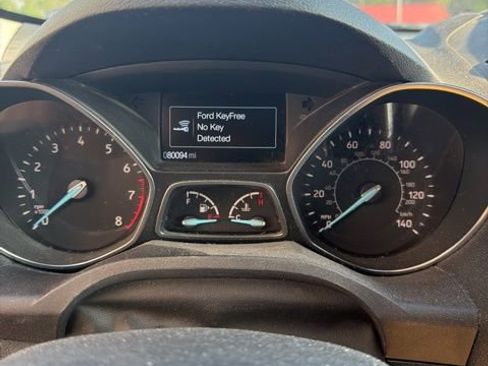 Used 2019 Ford Escape Titanium image 3