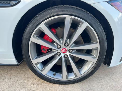 Used 2016 Jaguar XF S image 12