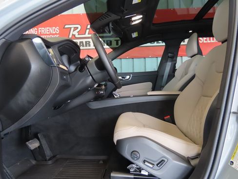 Used 2026 Volvo XC60 B5 Core w/ Protection Package Premier image 19