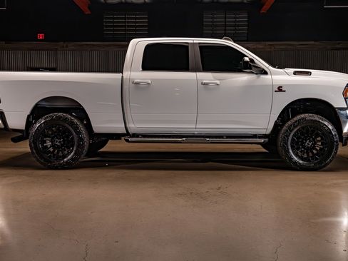 Used 2022 RAM 2500 Big Horn AWD/4WD image 10