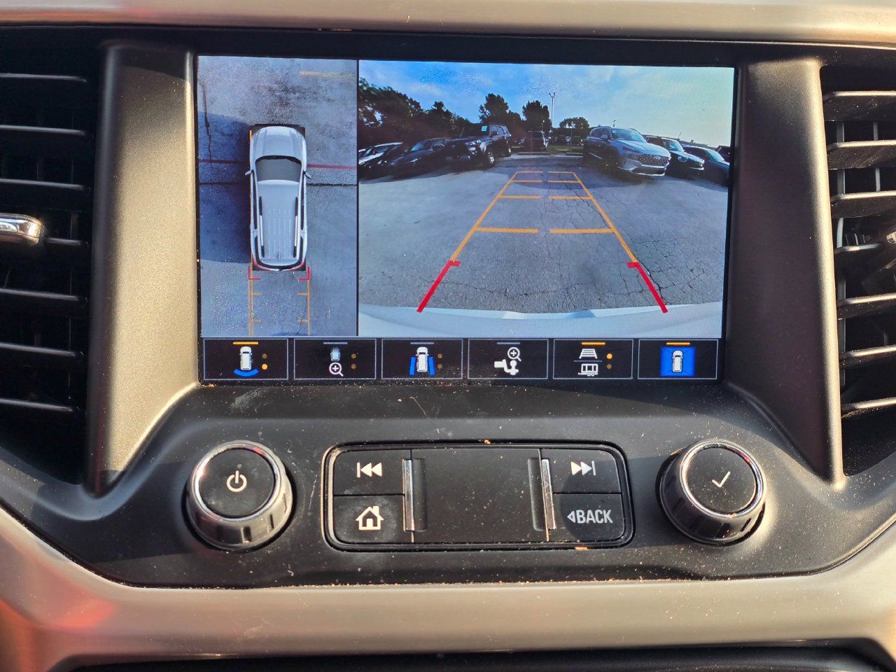 Used 2023 GMC Acadia Denali w/ Denali Ultimate Package AWD/4WD image 12