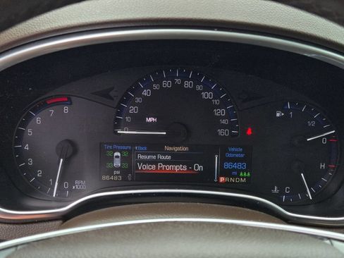 Used 2015 Cadillac SRX Luxury w/ Driver Awareness Package FWD image 23