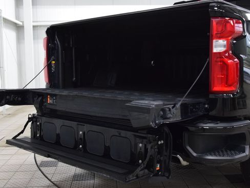 Used 2024 Chevrolet Silverado 1500 High Country w/ High Country Premium Package AWD/4WD image 26