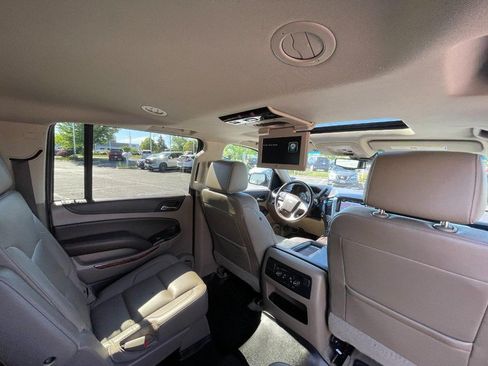 Used 2020 Chevrolet Suburban Premier AWD/4WD image 14
