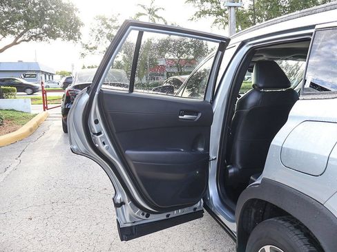 Used 2023 Toyota Corolla Cross XLE w/ Convenience Package image 27