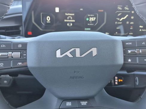 New 2026 Kia EV9 Wind image 18