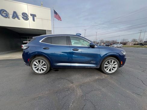 Used 2023 Buick Envision Avenir image 2