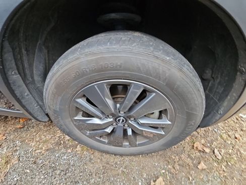 Used 2025 Nissan Pathfinder SV image 10