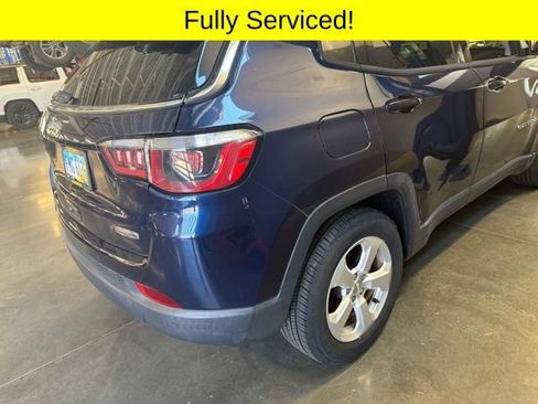 Used 2017 Jeep Compass Latitude w/ Popular Equipment Group FWD image 4