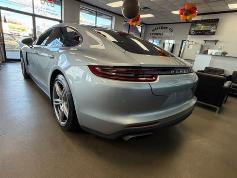Used 2019 Porsche Panamera 4 image 18