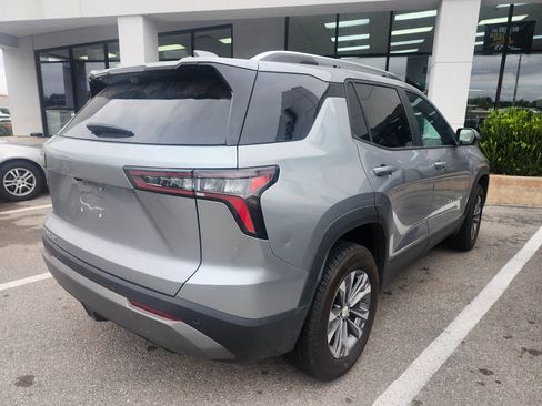 Used 2025 Chevrolet Equinox LT w/ Convenience Package II image 4