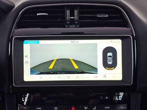 Used 2019 Jaguar F-PACE Prestige image 27