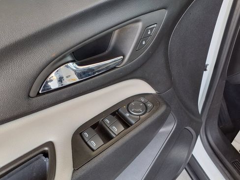 Used 2023 Chevrolet Equinox LT FWD image 22