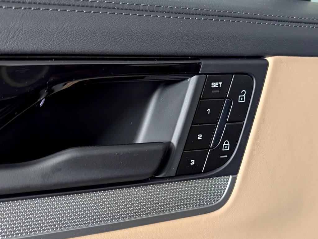 Certified 2026 Porsche Cayenne Coupe AWD/4WD image 26
