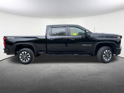Used 2022 Chevrolet Silverado 2500 Custom w/ Custom Value Package AWD/4WD image 15