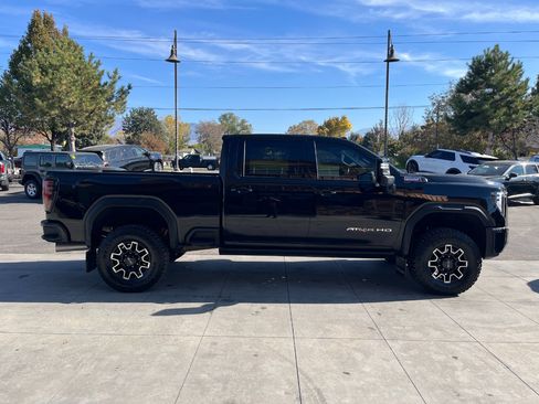 Used 2025 GMC Sierra 2500 AT4X image 3