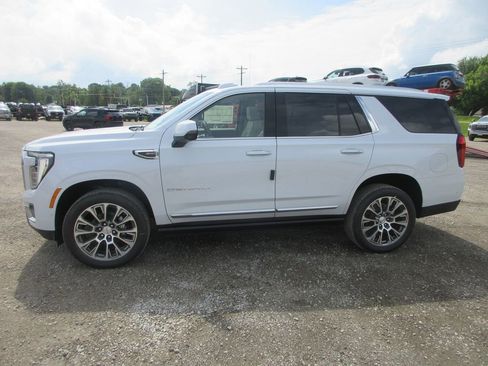 New 2026 GMC Yukon Denali w/ Sun & Power Step Package AWD/4WD image 7