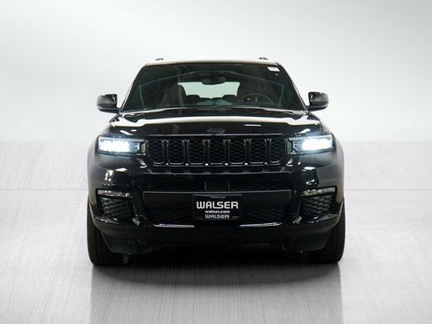 Used 2024 Jeep Grand Cherokee L Limited w/ Black Appearance Package AWD/4WD image 9