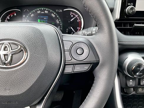 Used 2025 Toyota RAV4 XLE image 12