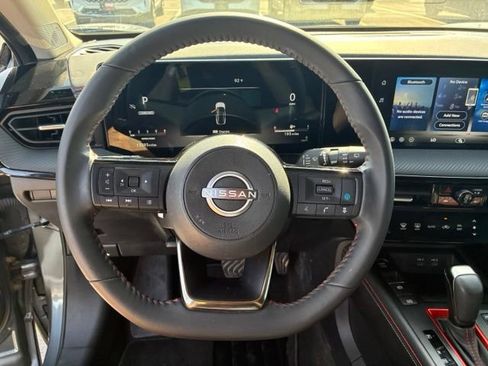 Used 2026 Nissan Kicks SR FWD image 11
