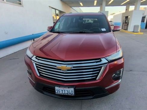 Used 2023 Chevrolet Traverse Premier image 3