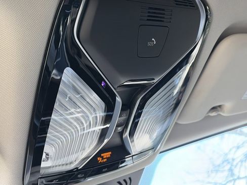 Used 2021 BMW X7 M50i image 30