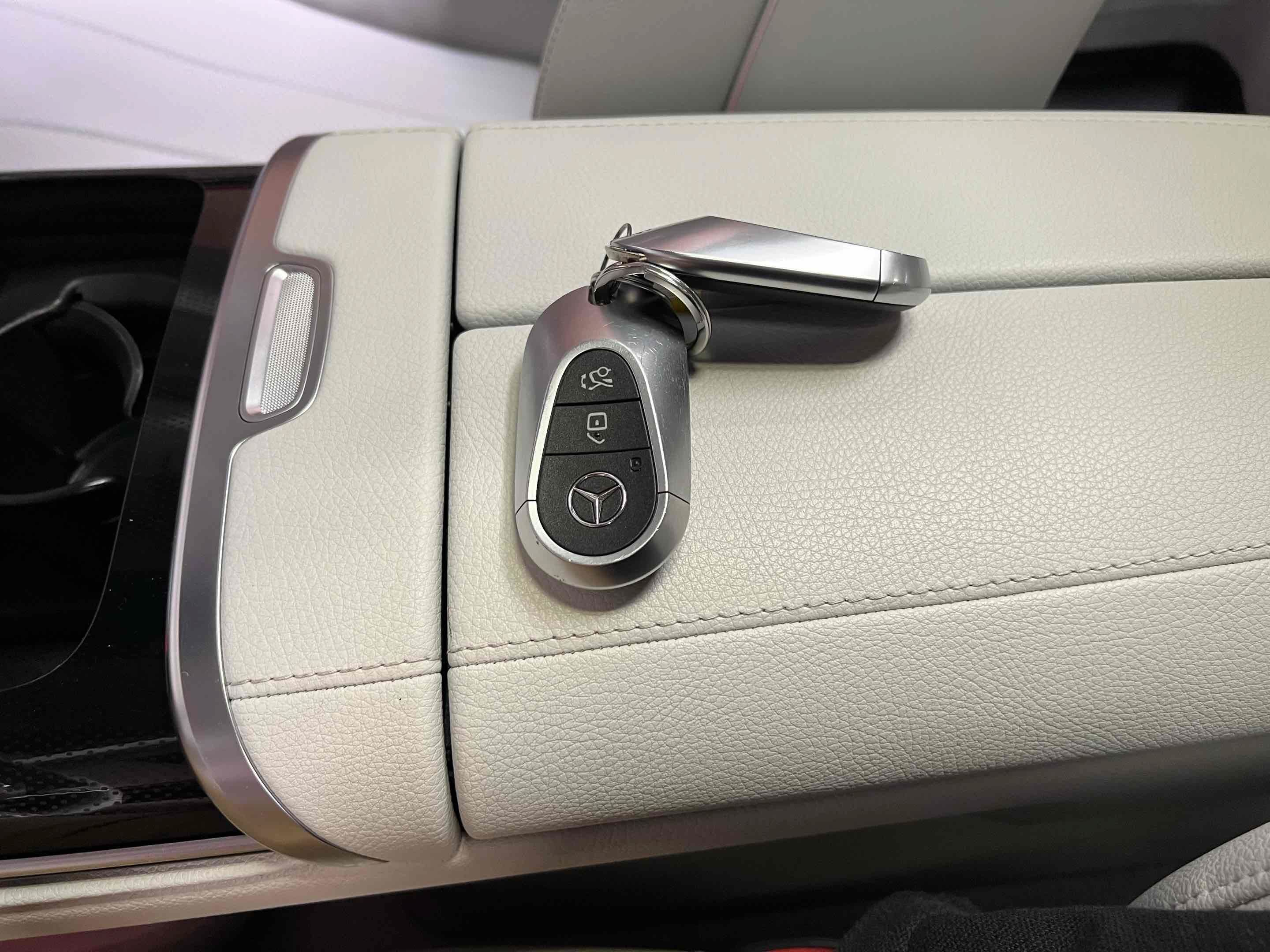 Used 2023 Mercedes-Benz EQE 350+ 4MATIC Sedan w/ Exclusive Trim Package image 9