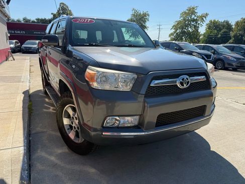 Used 2011 Toyota 4Runner SR5 image 2