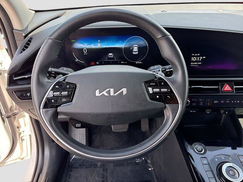 Used 2023 Kia Niro Wind FWD image 11