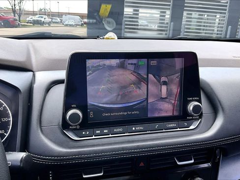 Used 2021 Nissan Rogue SV image 24