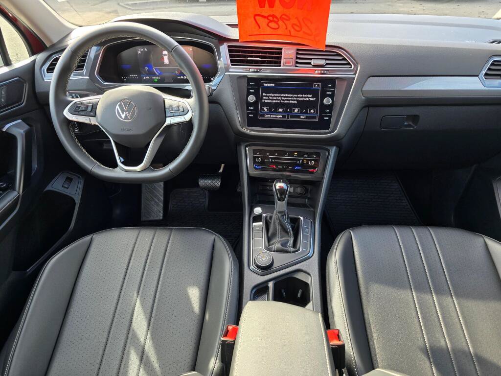 Used 2024 Volkswagen Tiguan SE AWD/4WD image 18