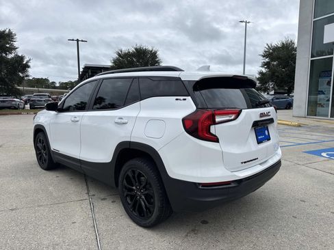 Used 2022 GMC Terrain SLE w/ Driver Convenience Package image 7