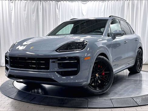 Used 2025 Porsche Cayenne GTS AWD/4WD image 1