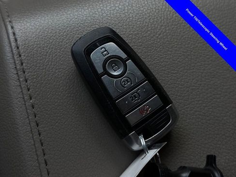 Used 2019 Ford Expedition XLT w/ Equipment Group 202A RWD image 32