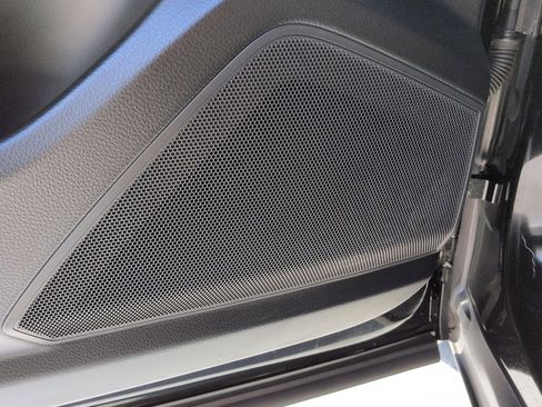 Certified 2023 Porsche Cayenne Platinum Edition w/ Premium Package image 14