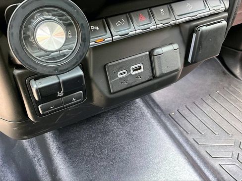 Used 2024 Chevrolet Silverado 2500 Custom w/ Custom Value Package AWD/4WD image 26