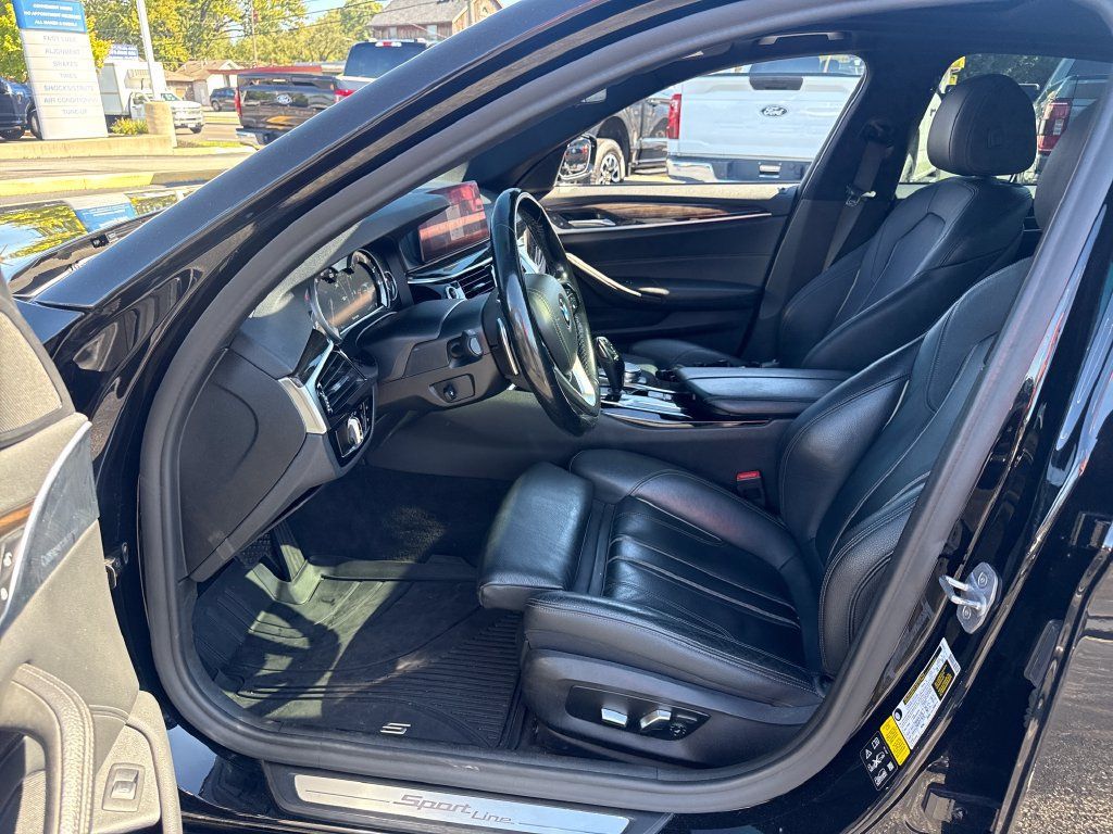 Used 2019 BMW 540i xDrive AWD/4WD image 16
