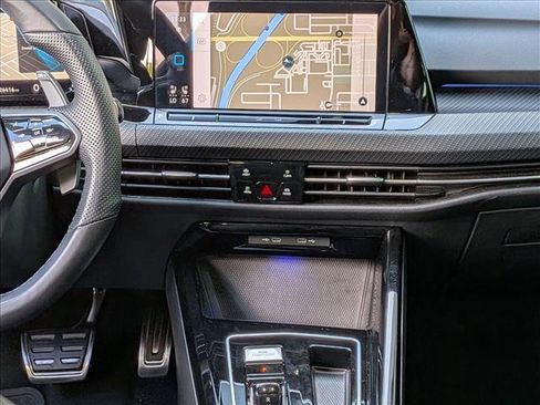 Used 2023 Volkswagen Golf R image 10