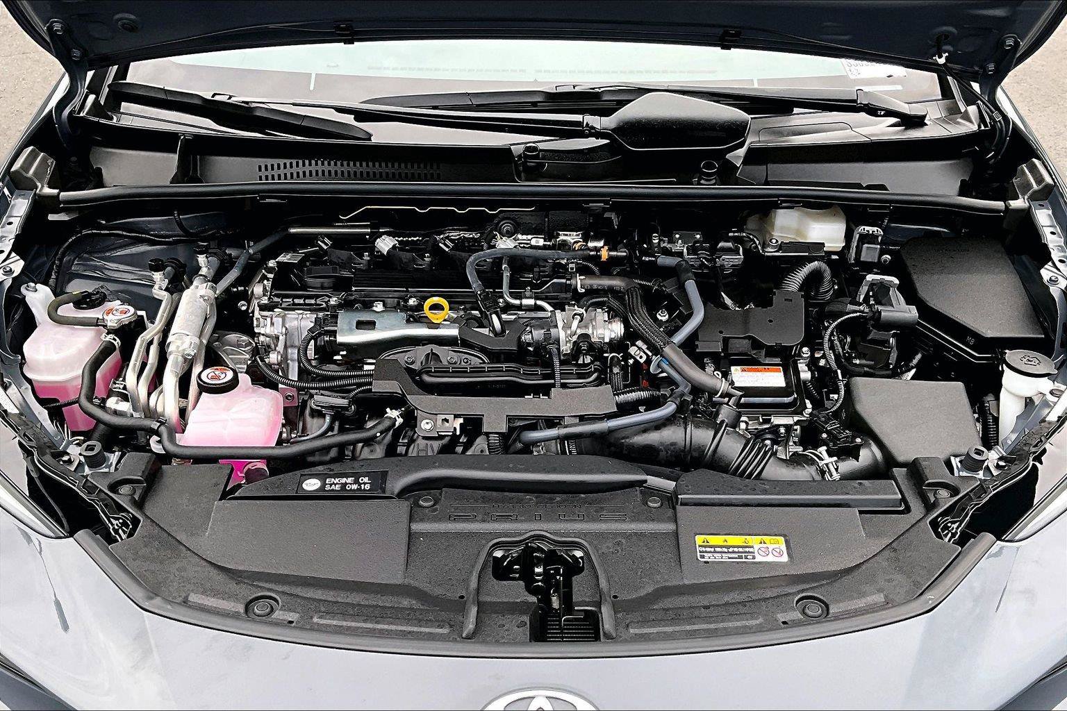 Used 2025 Toyota Prius Plug-In Hybrid FWD image 30