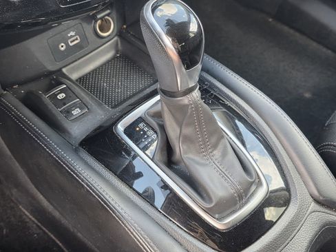 Used 2019 Nissan Rogue SL AWD/4WD image 18