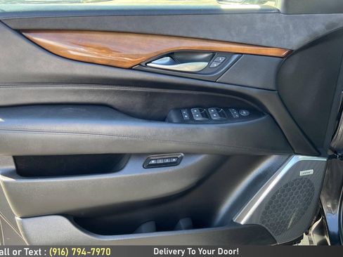 Used 2017 Cadillac Escalade ESV Premium Luxury AWD/4WD image 20