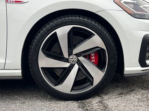 Used 2019 Volkswagen GTI SE image 8
